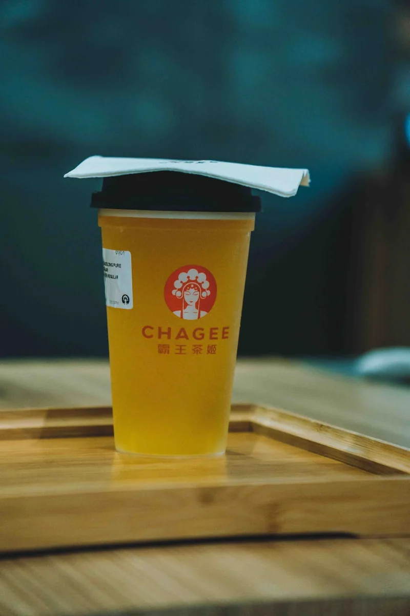 不同行业场景下的舆情监测范围与响应路径示意图